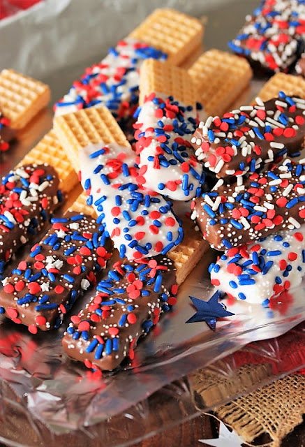 https://rockitmama.com/wp-content/uploads/2019/07/Red-White-Blue-Chocolate-Dipped-Sugar-Wafers-Image-1.jpg